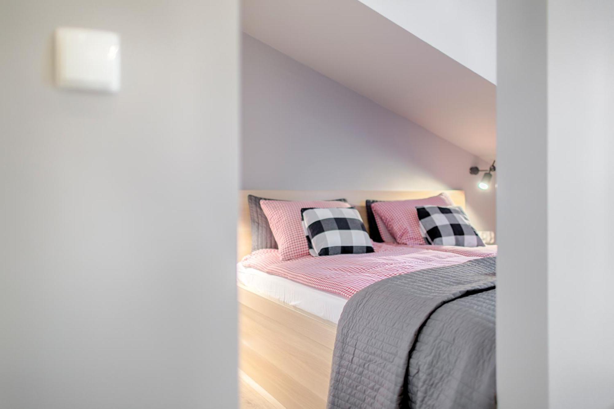 Tyzenhauz Apartments Arianska Street كراكوفيا المظهر الخارجي الصورة