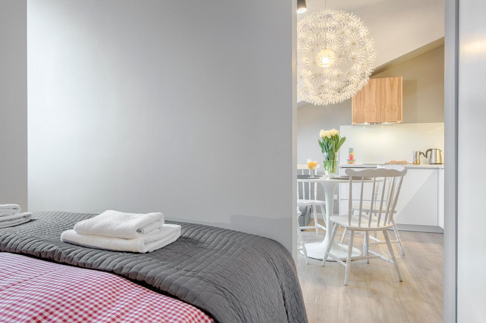 Tyzenhauz Apartments Arianska Street كراكوفيا المظهر الخارجي الصورة